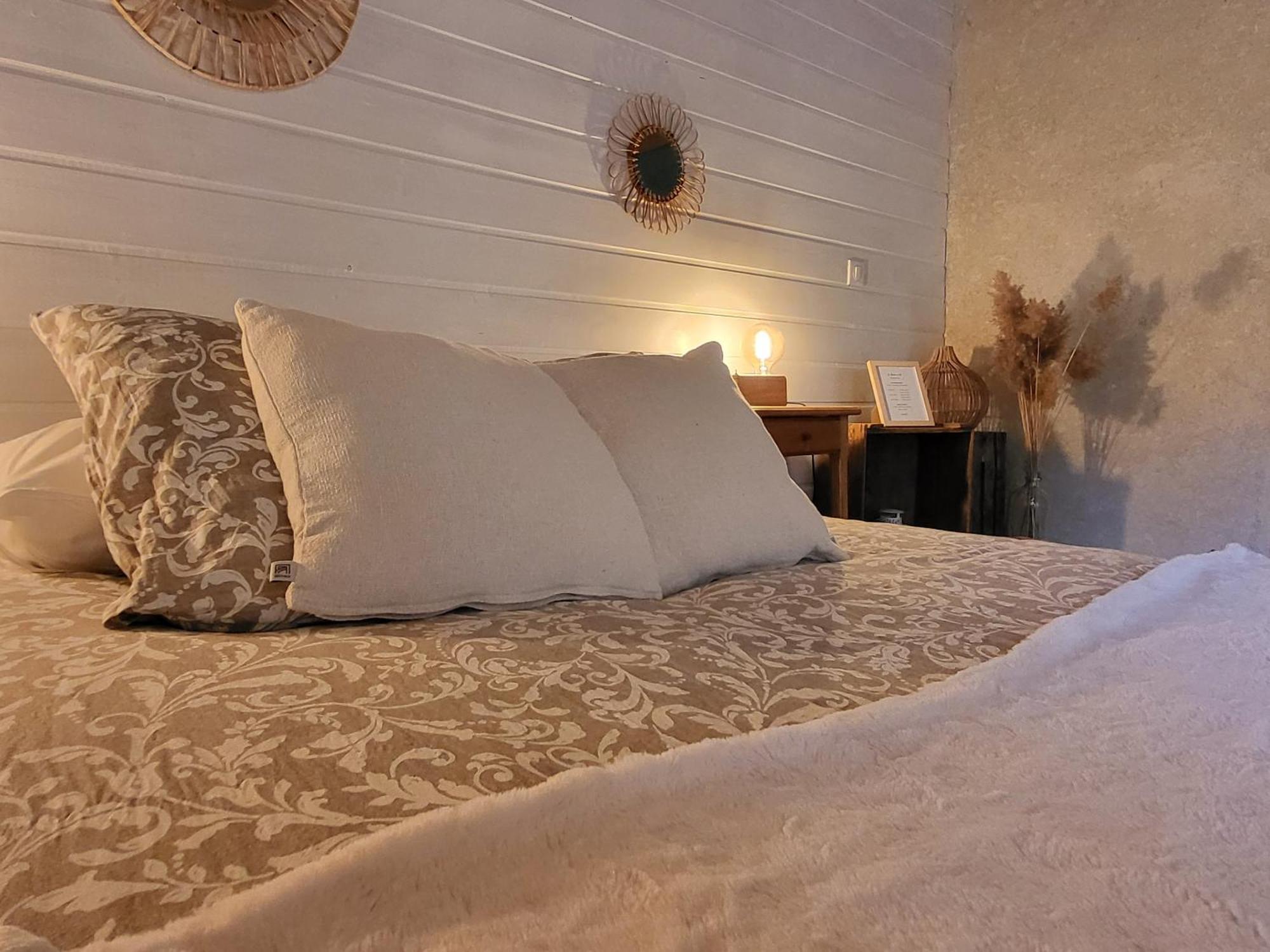Le Grenier A Ble Hotel Satillieu Стая снимка